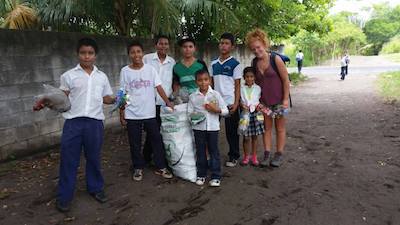 Voluntariado en Guatemala limpieza